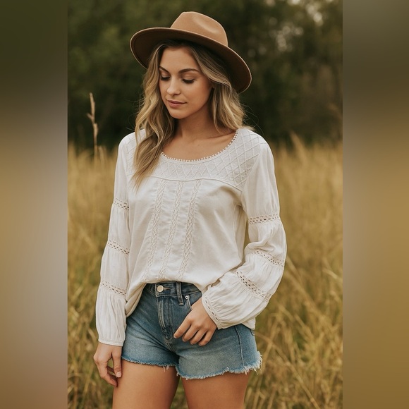 - Free People White Crocheted snd Beaded BoHo Top - Picture 1 of 13